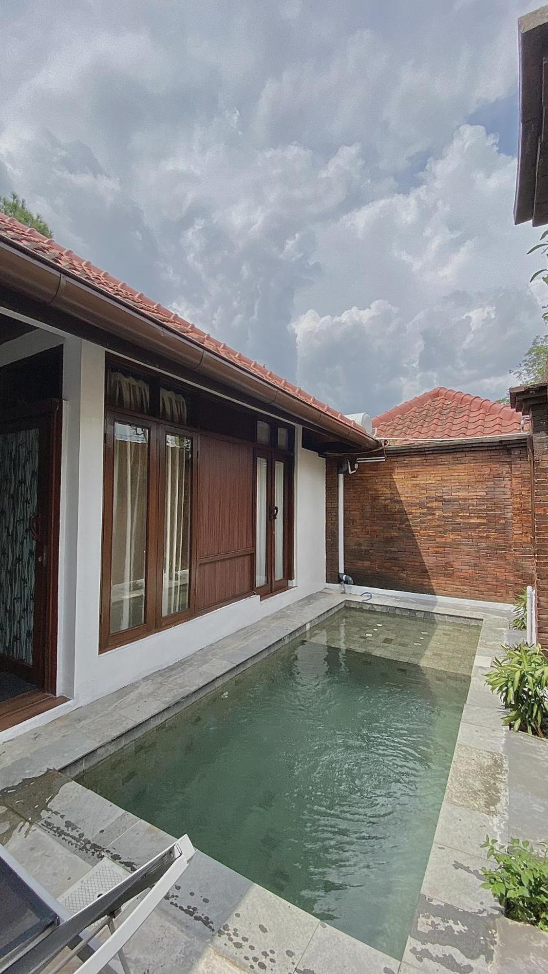 Chrome Hotel & Resort Solo Colomadu Экстерьер фото